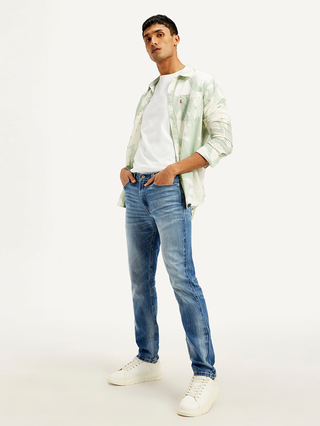 Men's 511 Light Blue Slim Fit Mid Rise Jeans