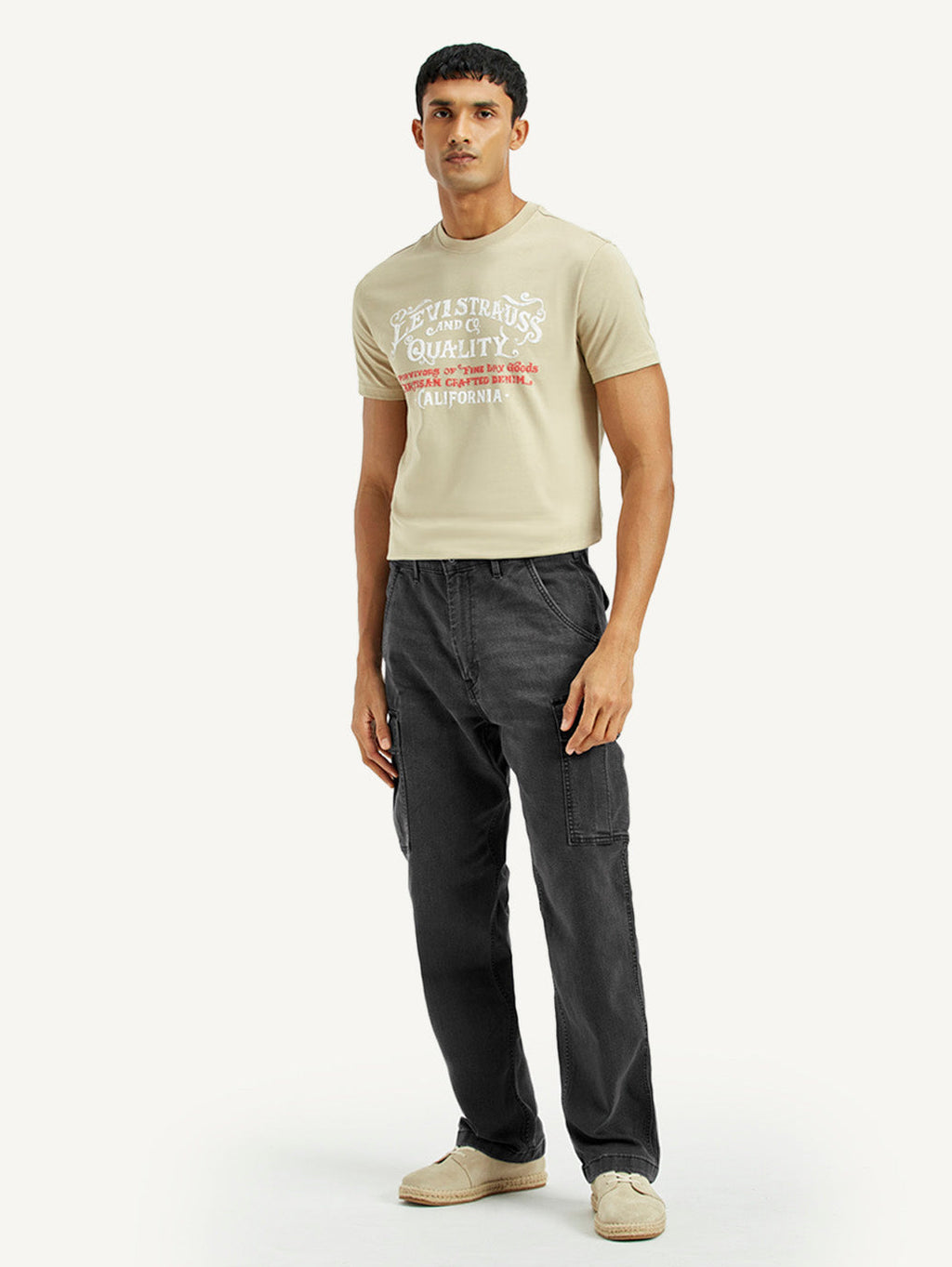 Men's Black Tapered Fit Mid Rise Cargo Jeans