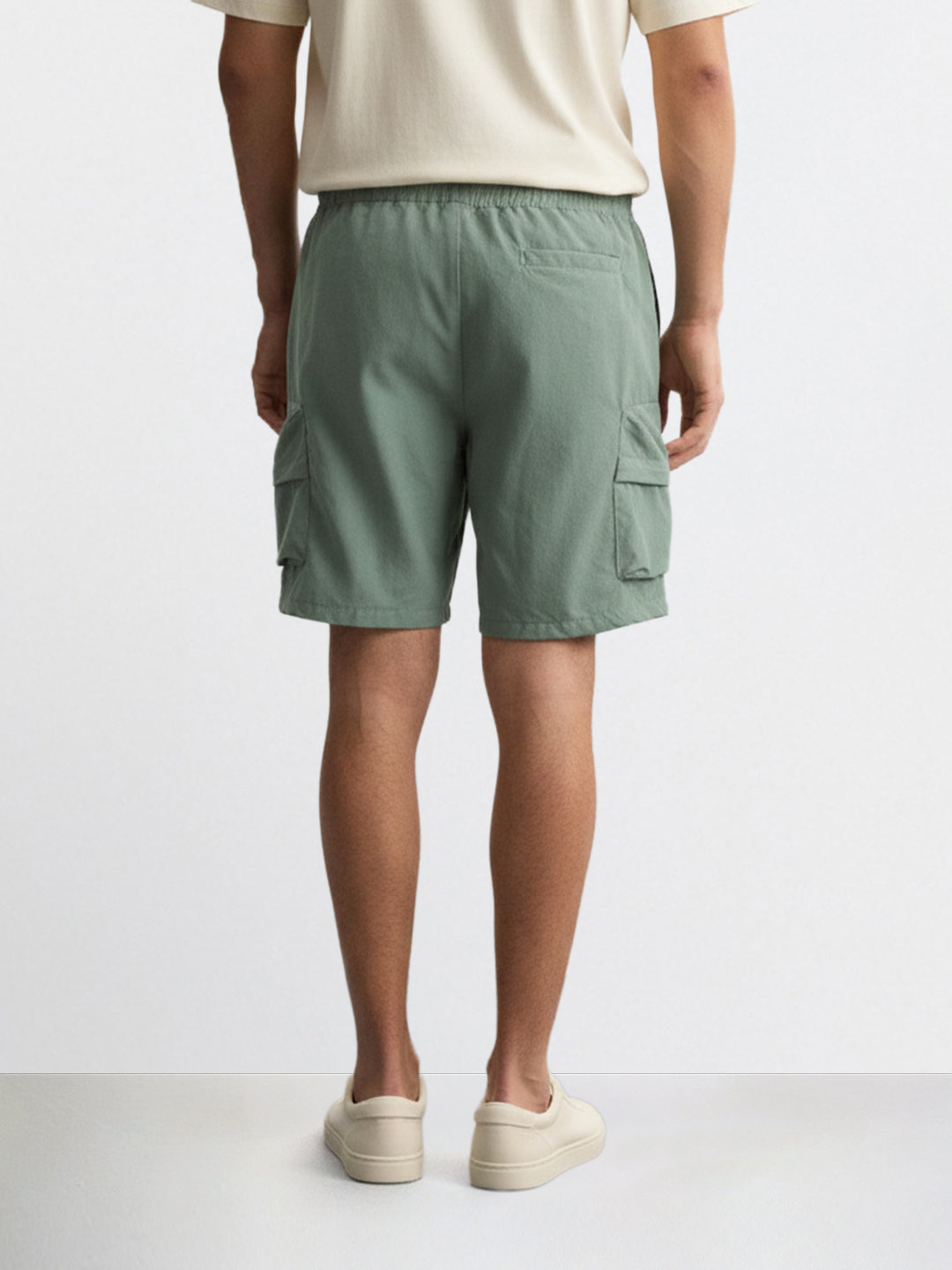 Men's Green Relaxed Fit Solid Utility Shorts