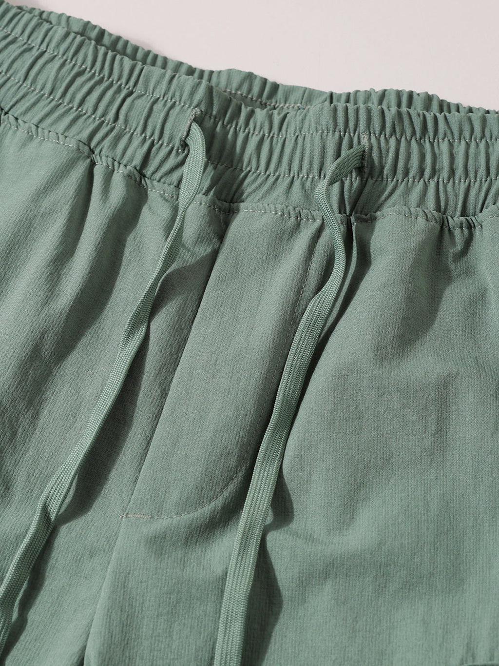 Men's Green Relaxed Fit Solid Utility Shorts