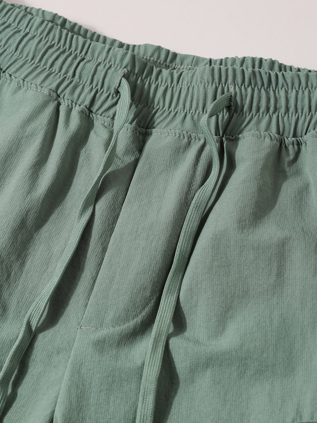 Men's Green Relaxed Fit Solid Utility Shorts