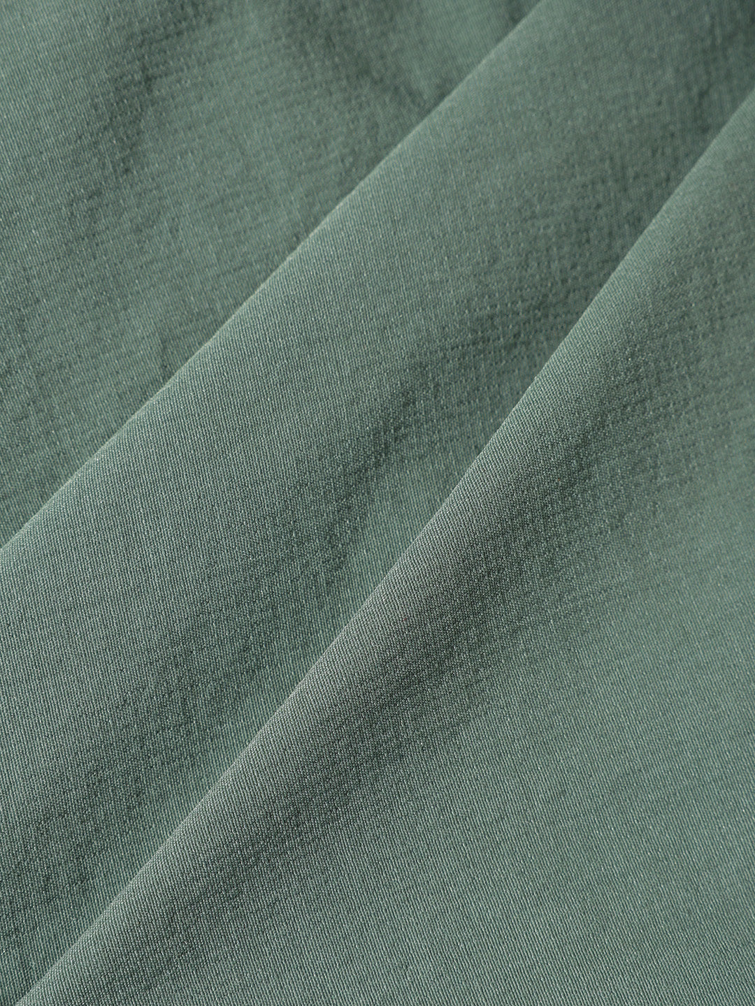 Men's Green Relaxed Fit Solid Utility Shorts