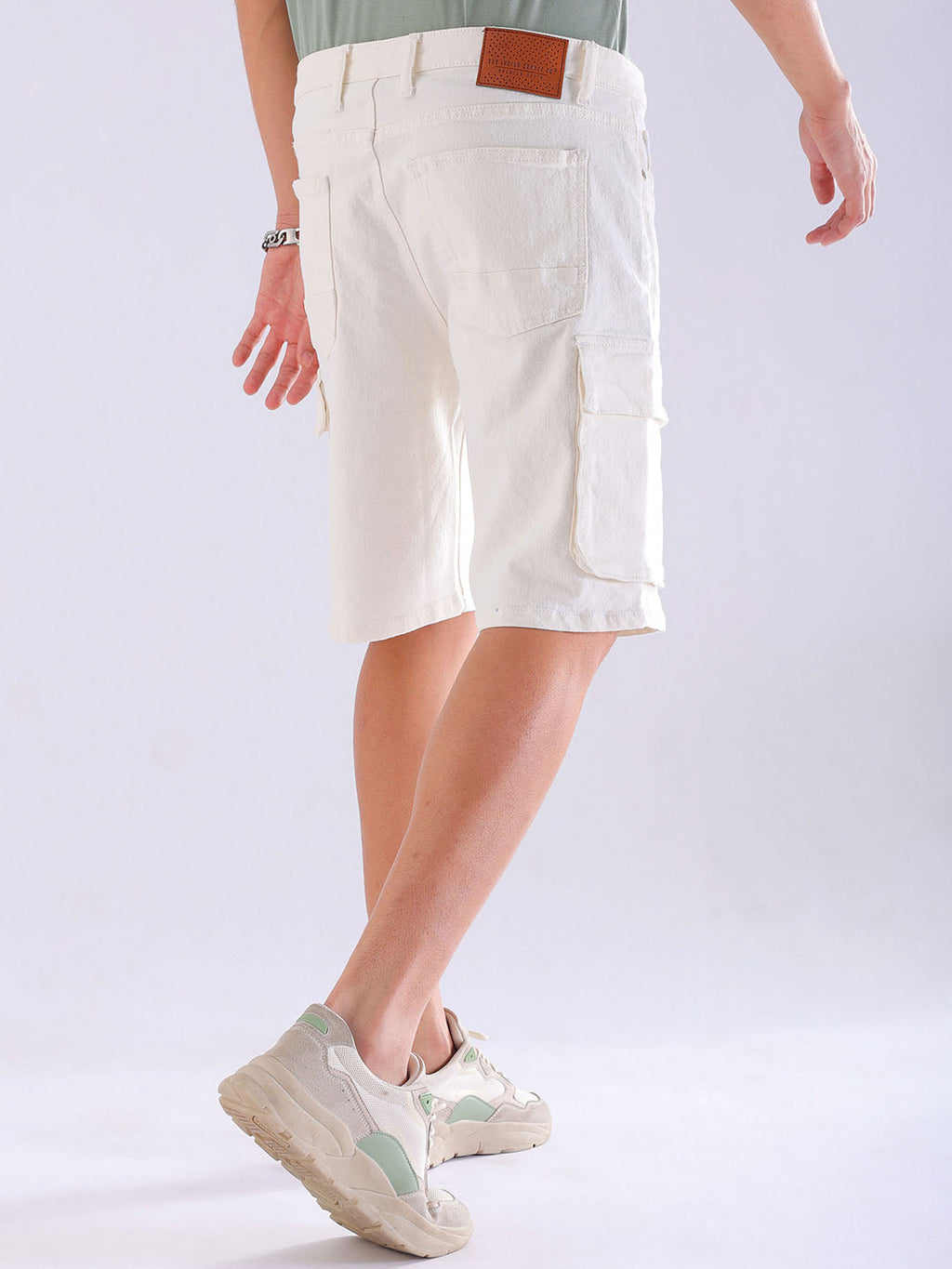 Men's Off White Relaxed Fit Solid Utility Denim Shorts