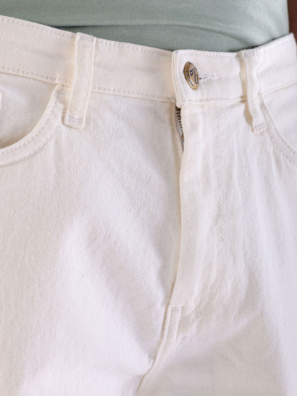 Men's Off White Relaxed Fit Solid Utility Denim Shorts