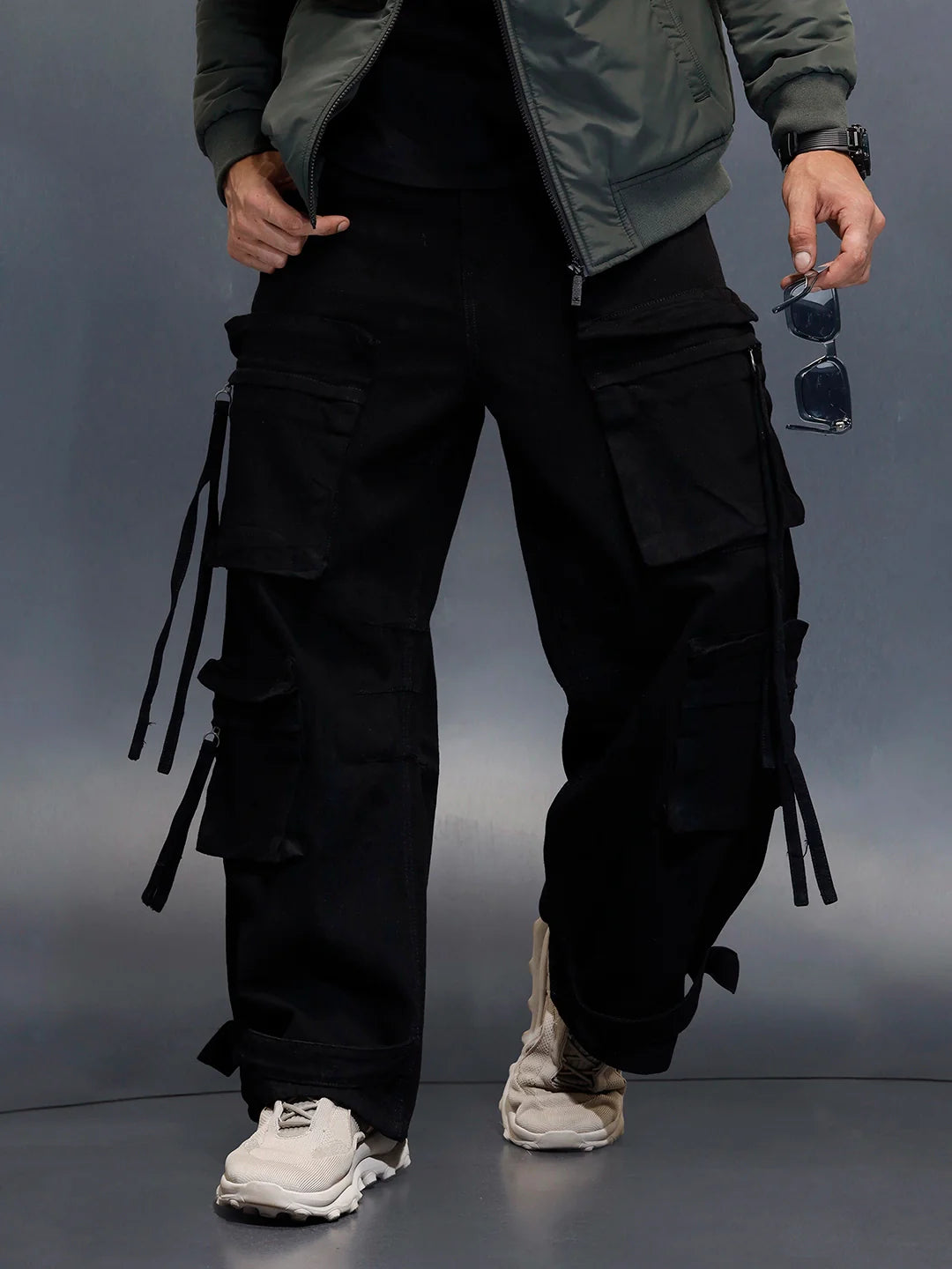 Men's Twelve Pocket Baggy Cargo  | Black