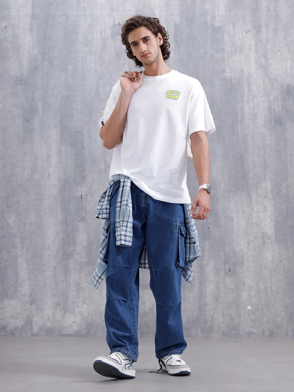 Casual Men’s Oversized T-Shirt Featuring Netflix | White