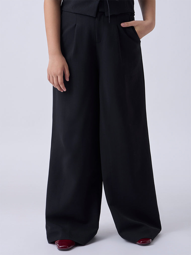 Y&F Kids Black Solid High-Rise Trousers
