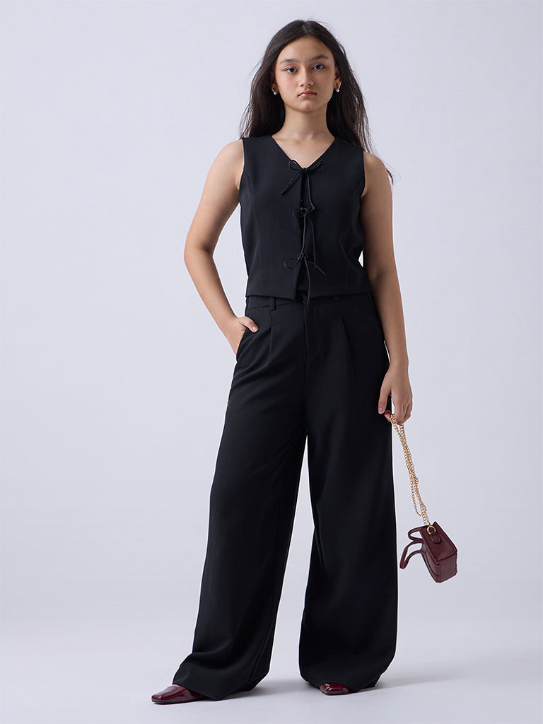 Y&F Kids Black Solid Waistcoat