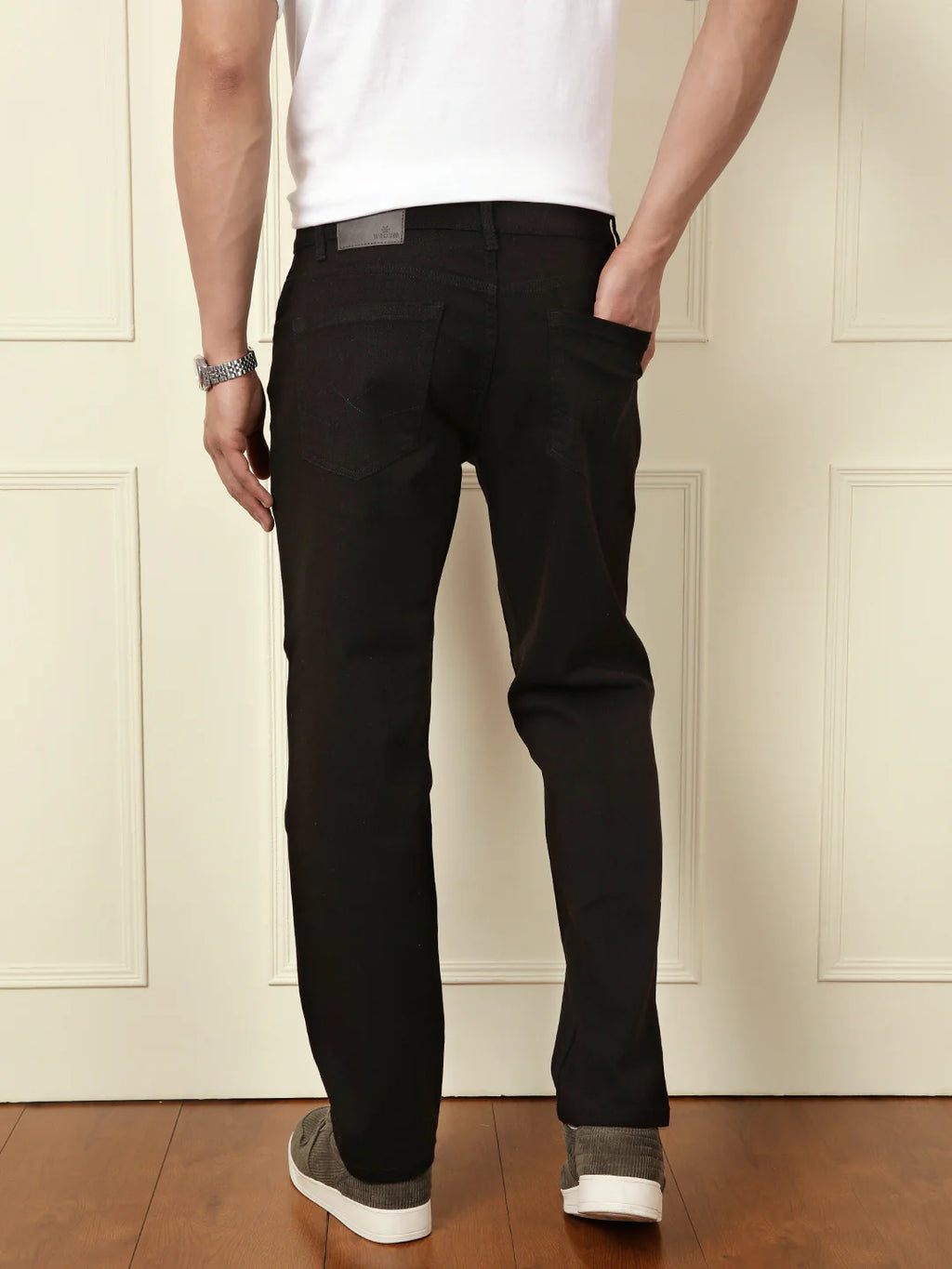 Solid Anti Fit Jeans | Black