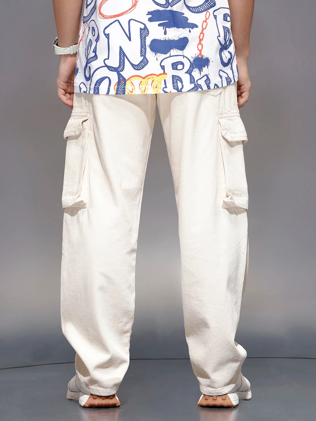 Men’s minimal loose fit cargo trousers | Khaki