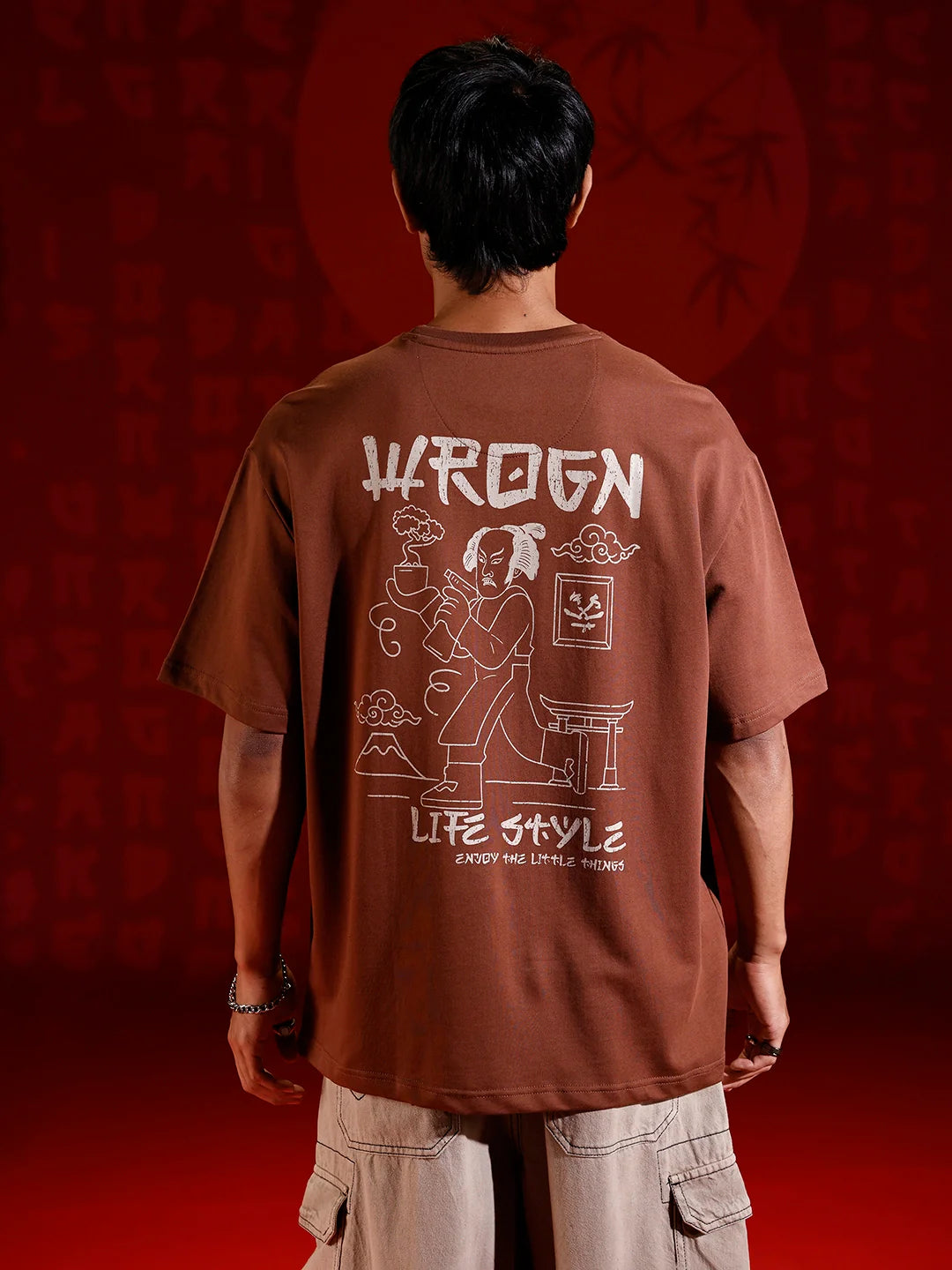 Men’s oversized chest print T-shirt | Brown