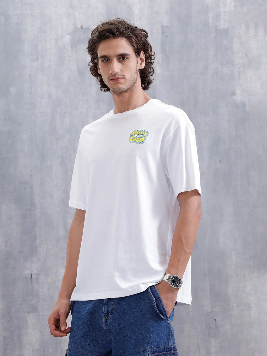 Casual Men’s Oversized T-Shirt Featuring Netflix | White
