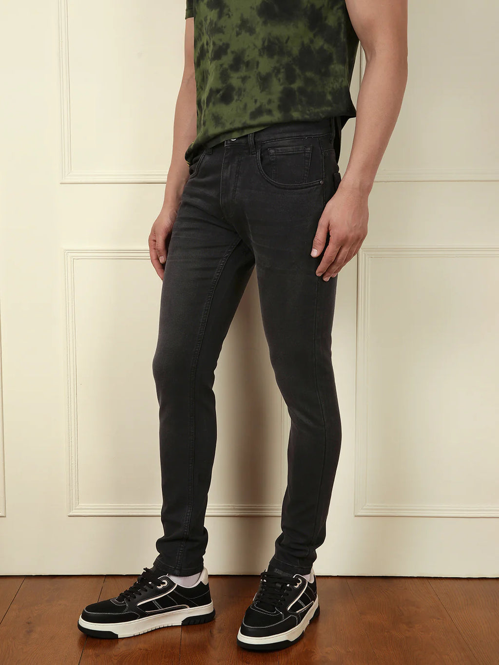 Light Faded Slim Tapered Jeans | Black