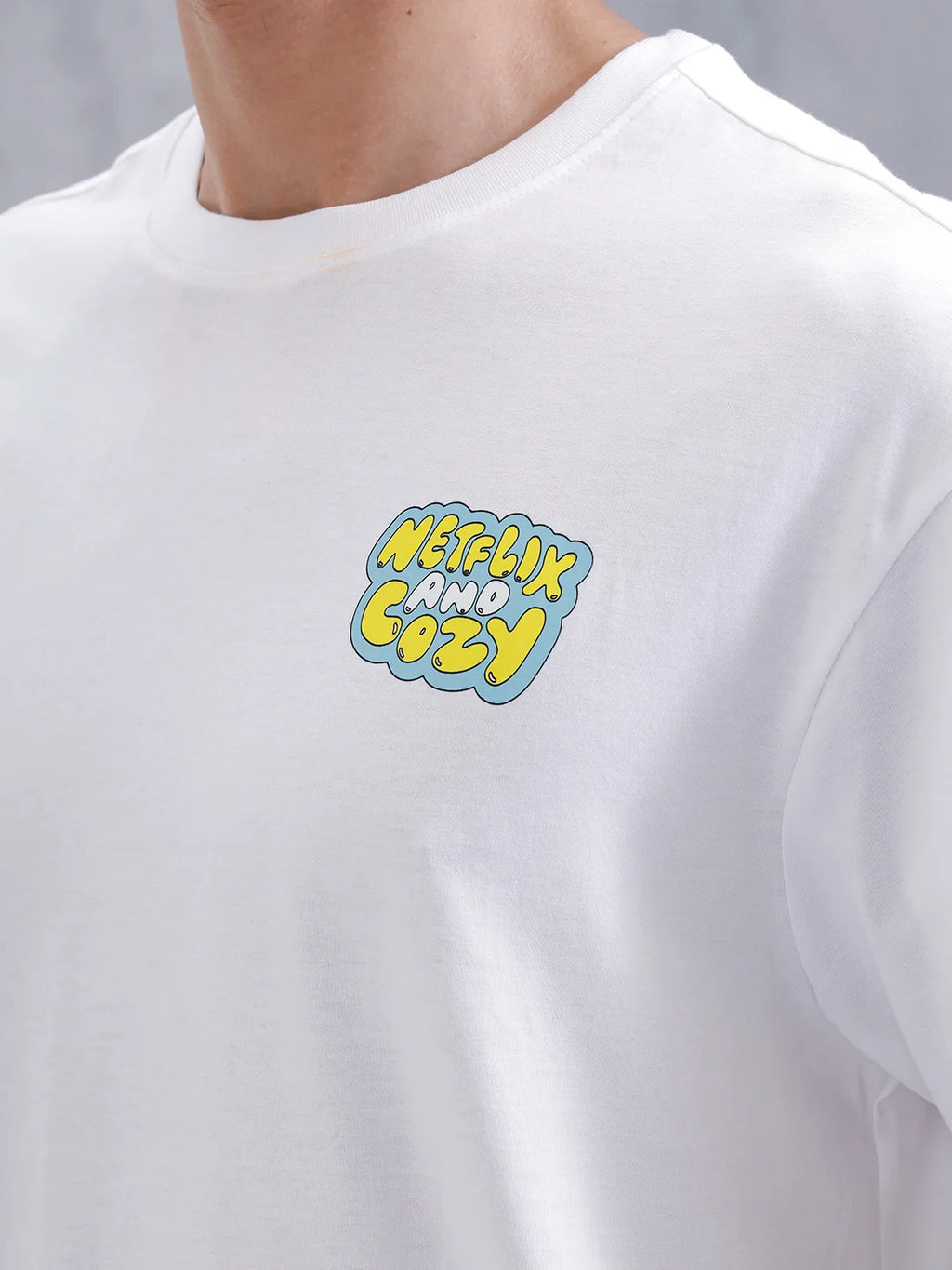 Casual Men’s Oversized T-Shirt Featuring Netflix | White