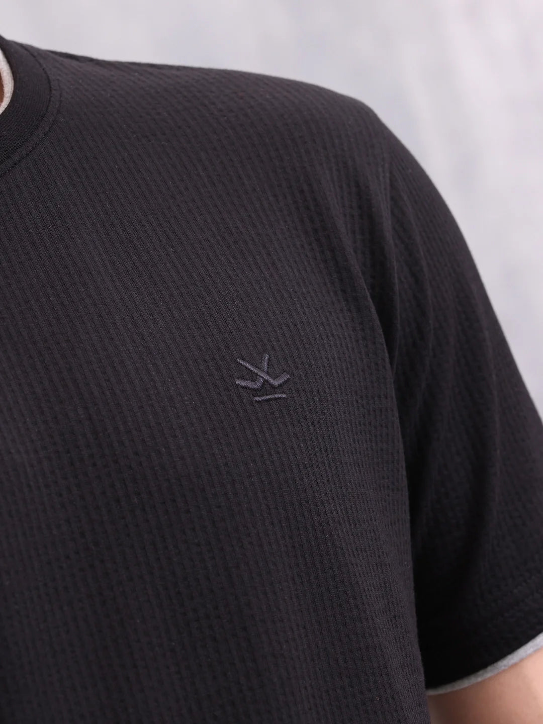 Knitted Structured Men Casual Slim Fit T-shirt | Black