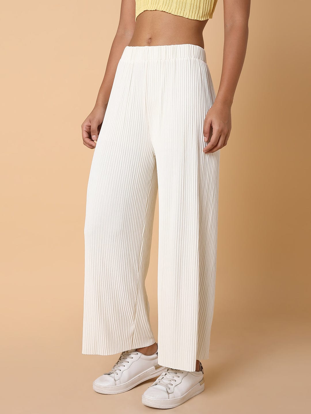 Women's Cream Solid Comfort Slim Fit Flat Front Trousers