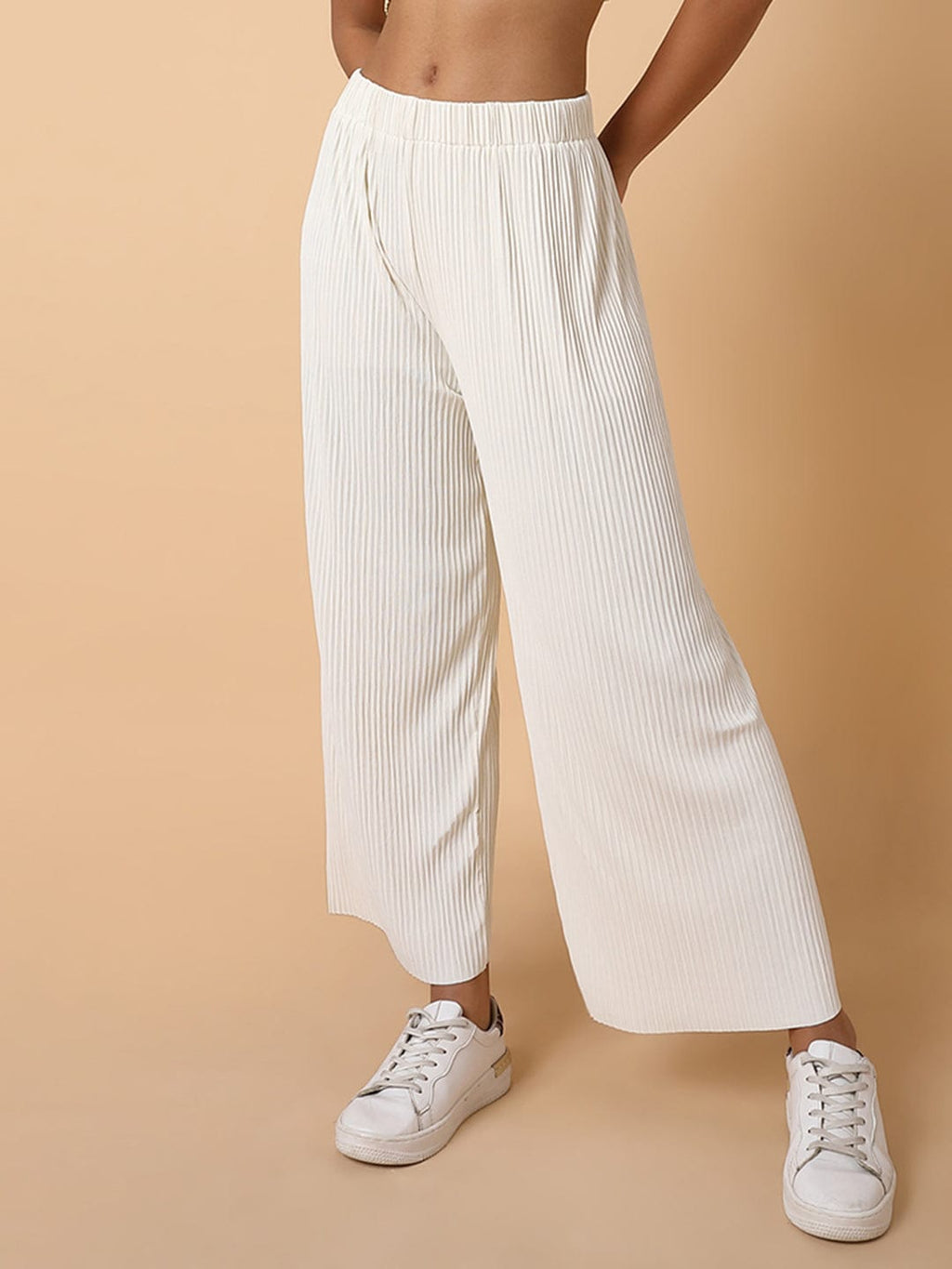 Women's Cream Solid Comfort Slim Fit Flat Front Trousers