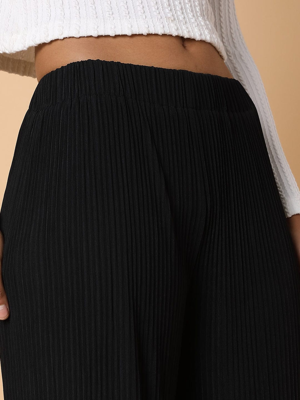 Women's Black Comfort Mid-Rise Flared Trousers
