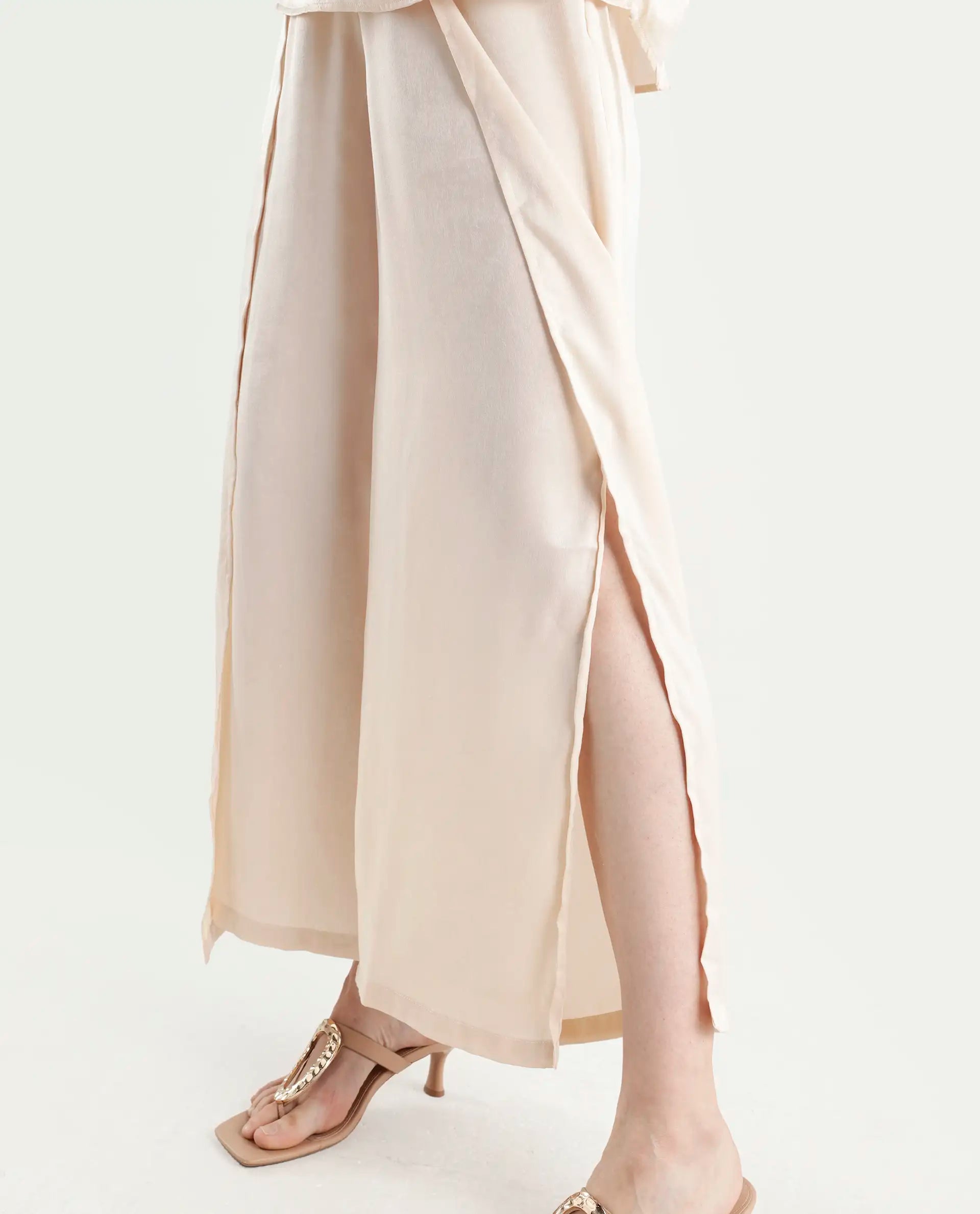Rareism Women's Yamato-B Light Beige Satin Plain Ankle Length Wide Trouser