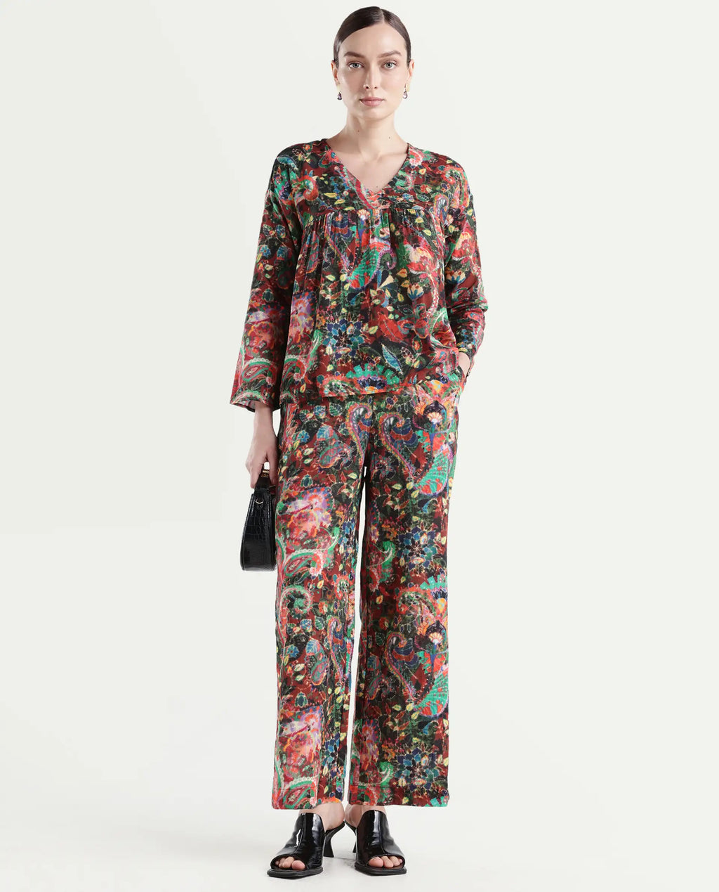 Rareism Women's Rinatao-T Dark Multi Cotton Blend V-Neck Paisley Print Regular Fit Top