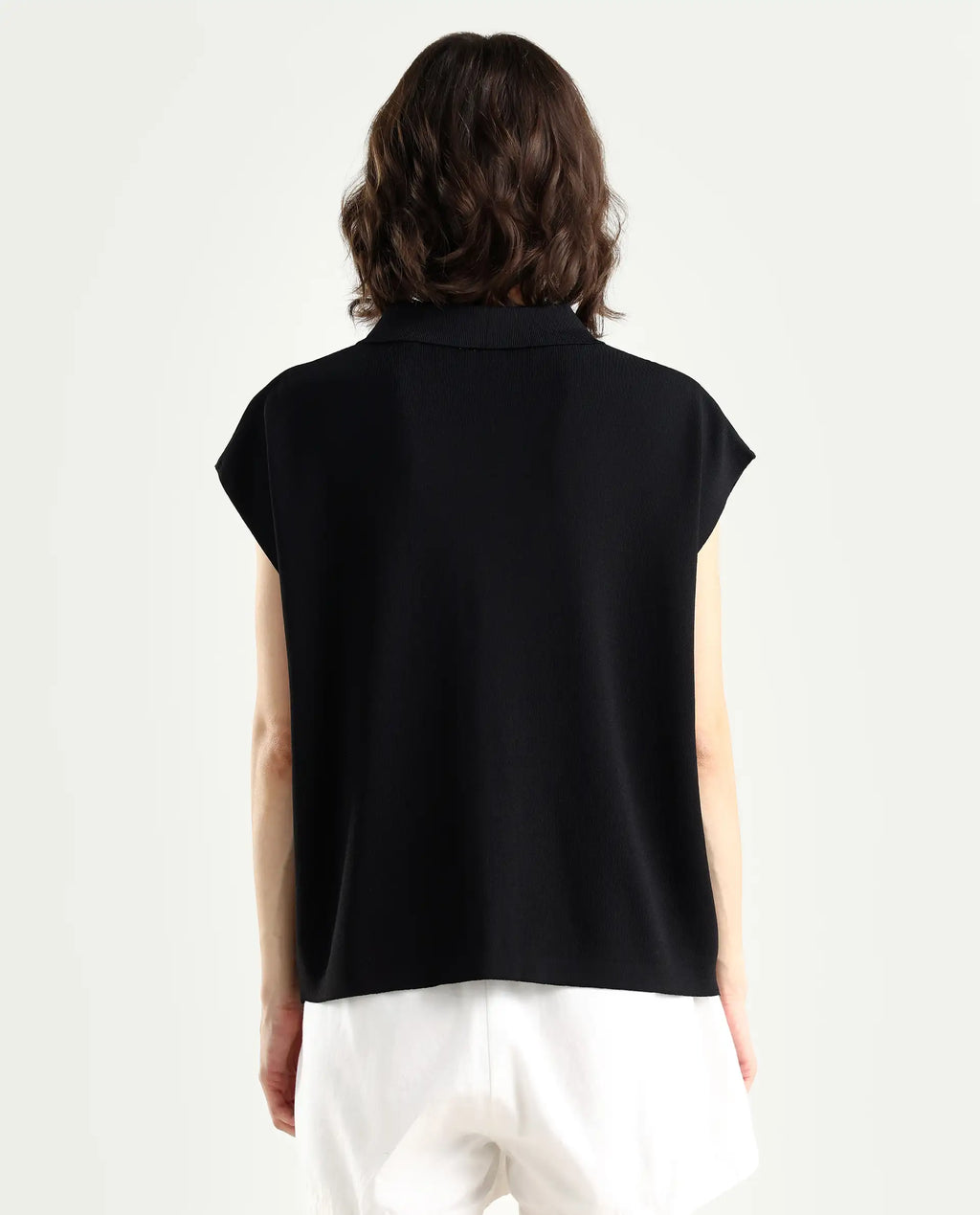 Rareism Women's Prepol Black Viscose Blend Spread Collar Plain Sleeveless Crop Boxy Fit Top