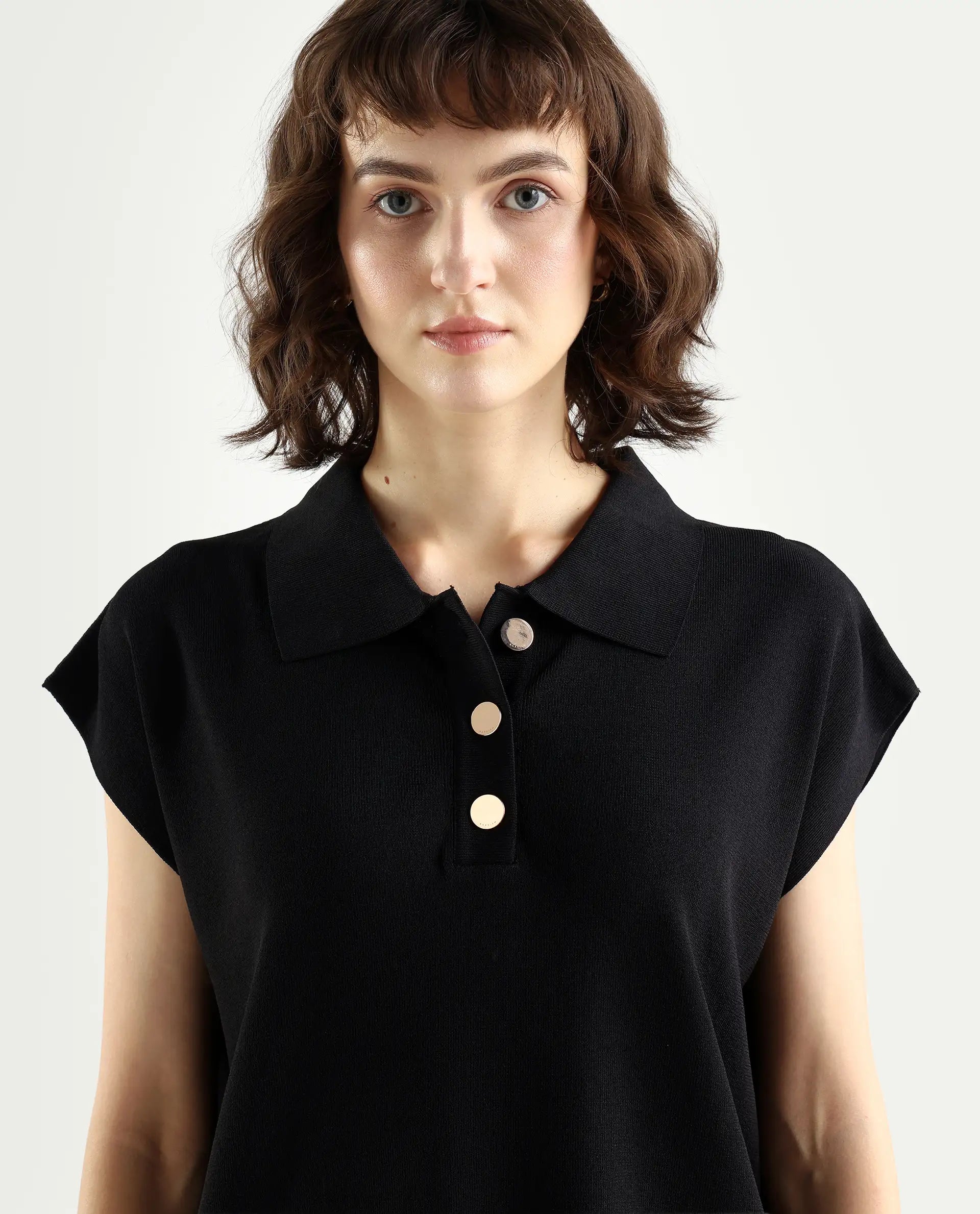 Rareism Women's Prepol Black Viscose Blend Spread Collar Plain Sleeveless Crop Boxy Fit Top