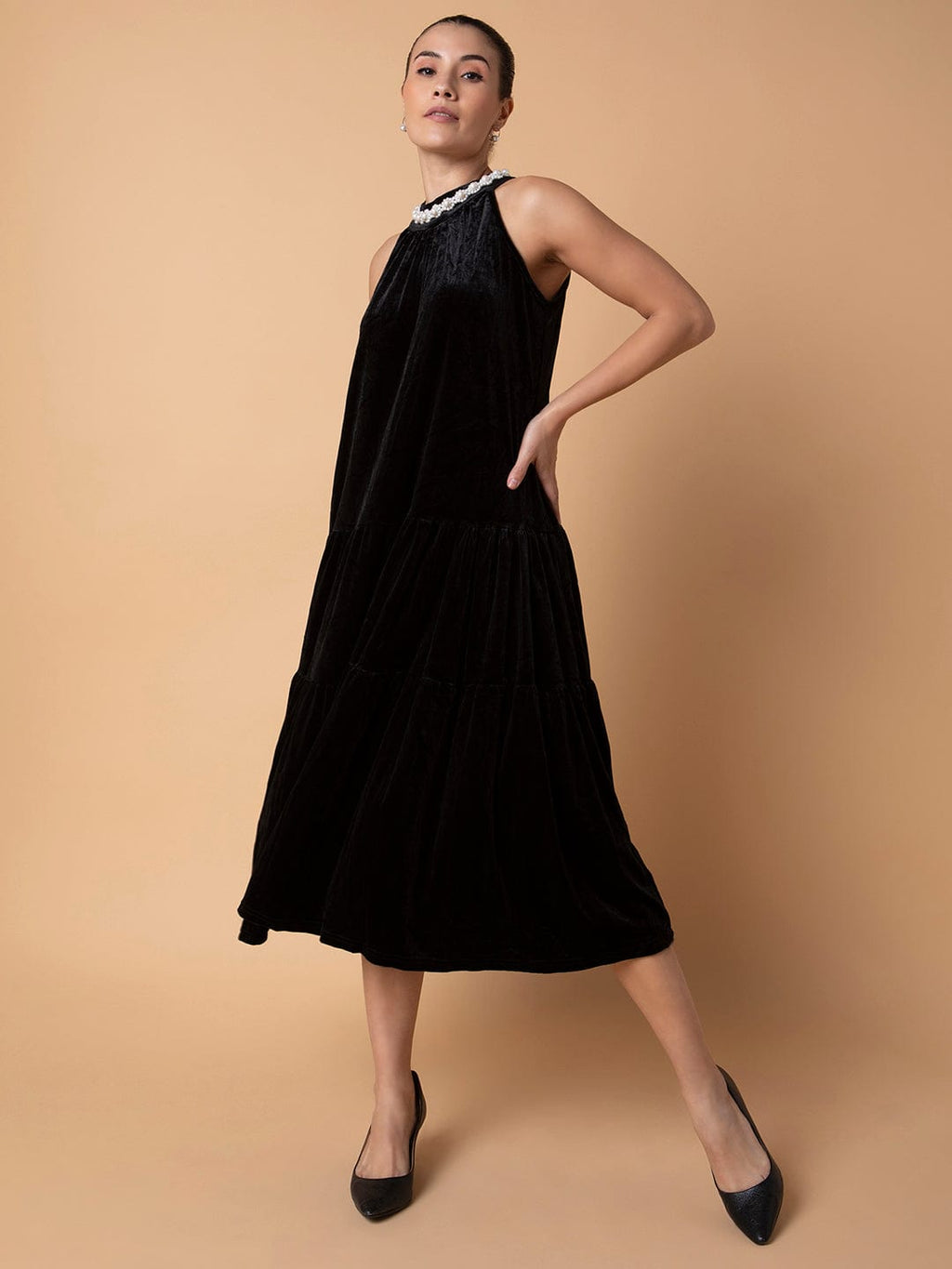 Women's Black Sleeveless A-Line Midi Dress