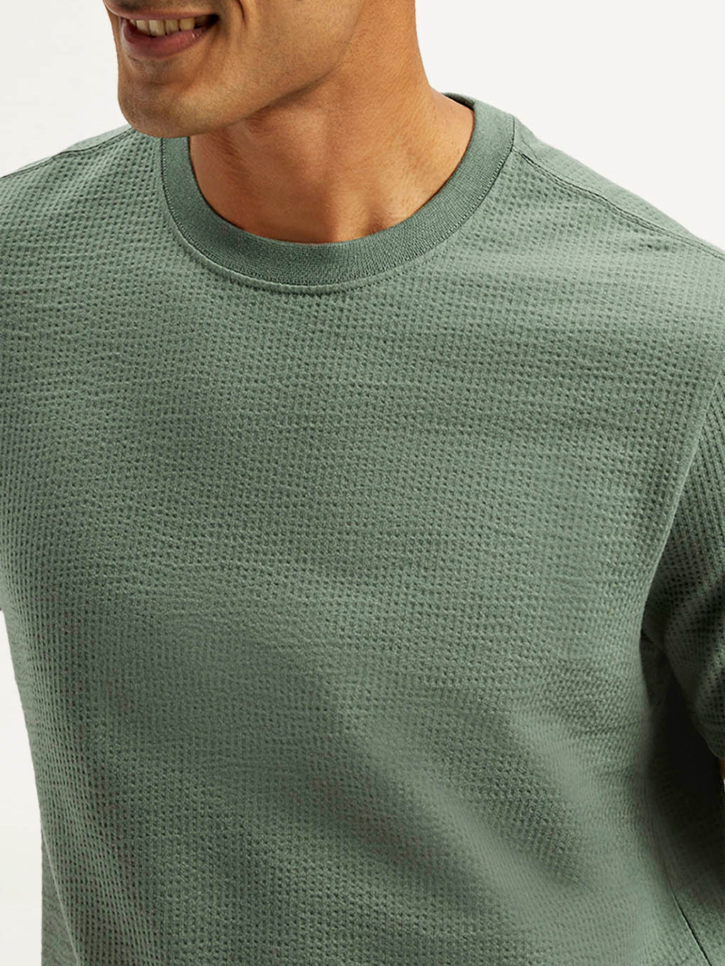 Men's Solid Regular Fit T-Shirt