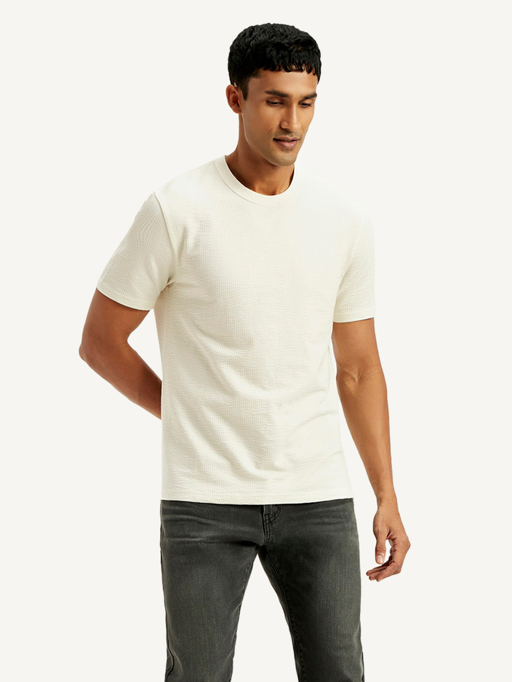 Men's Solid Regular Fit T-Shirt
