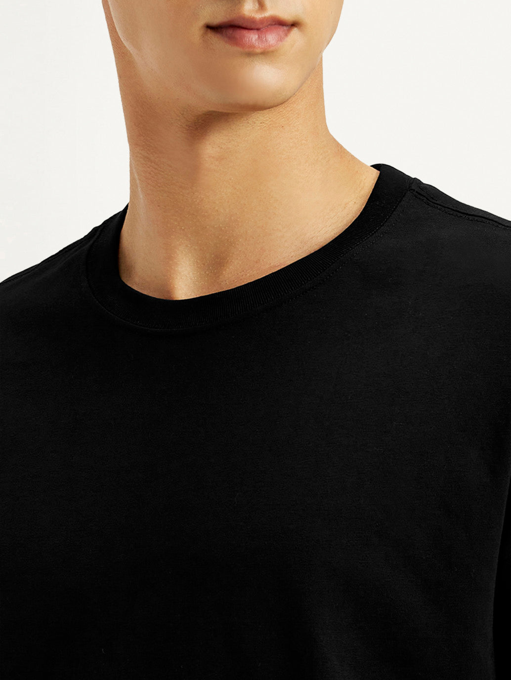 Men's Solid Crew Neck T-shirt