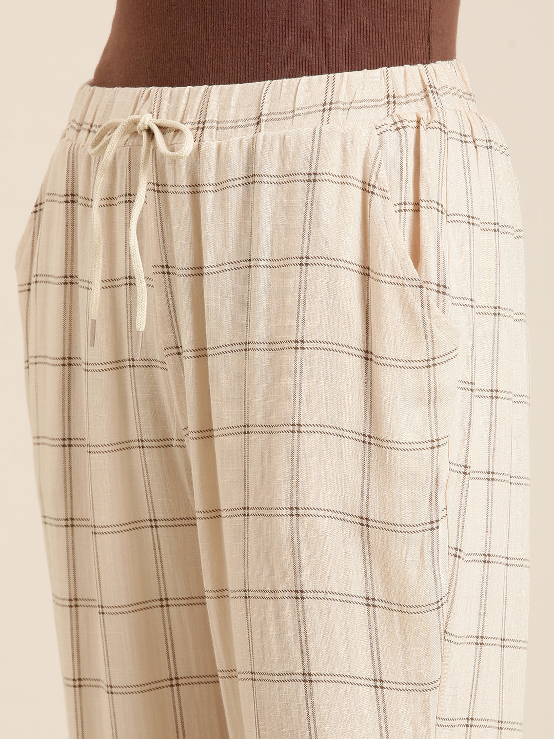 Women's Cream Checked Relaxed Mom Fit Joggers