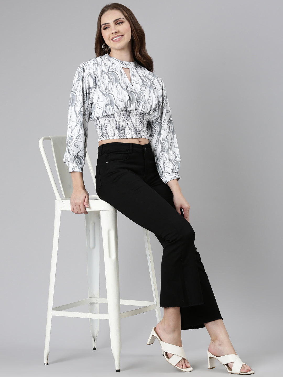 Women's Grey Abstract Printed Keyhole Neck Cinched Waist Crop Top