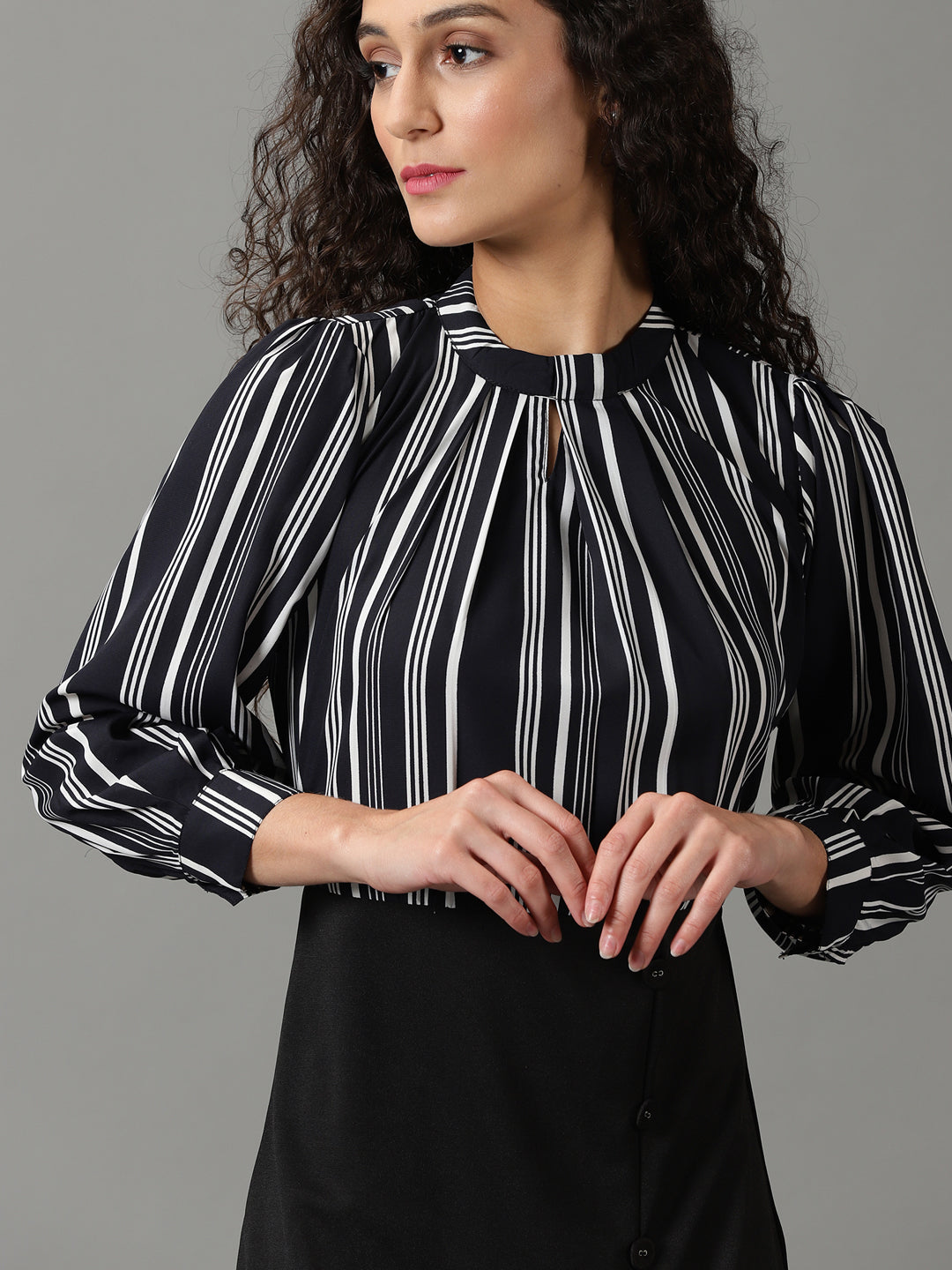 Women's Black Keyhole Neck Striped Chiffon Sheath Dress