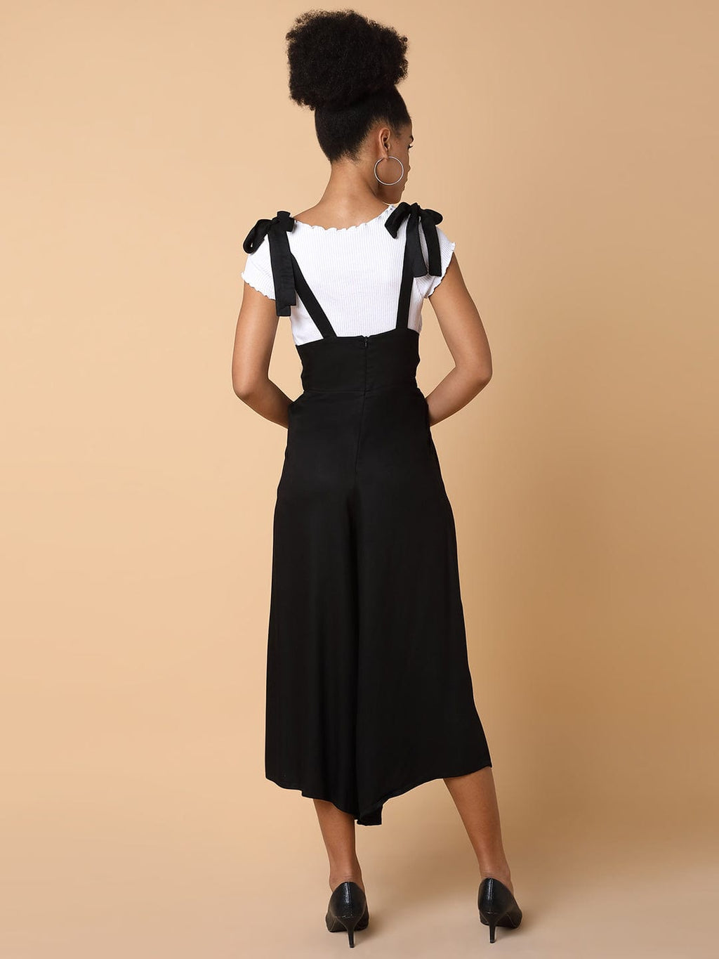 Women's Black Shoulder Straps Capri Jumpsuit