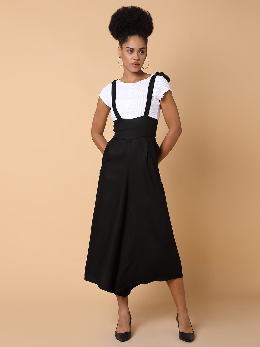 Women's Black Shoulder Straps Capri Jumpsuit