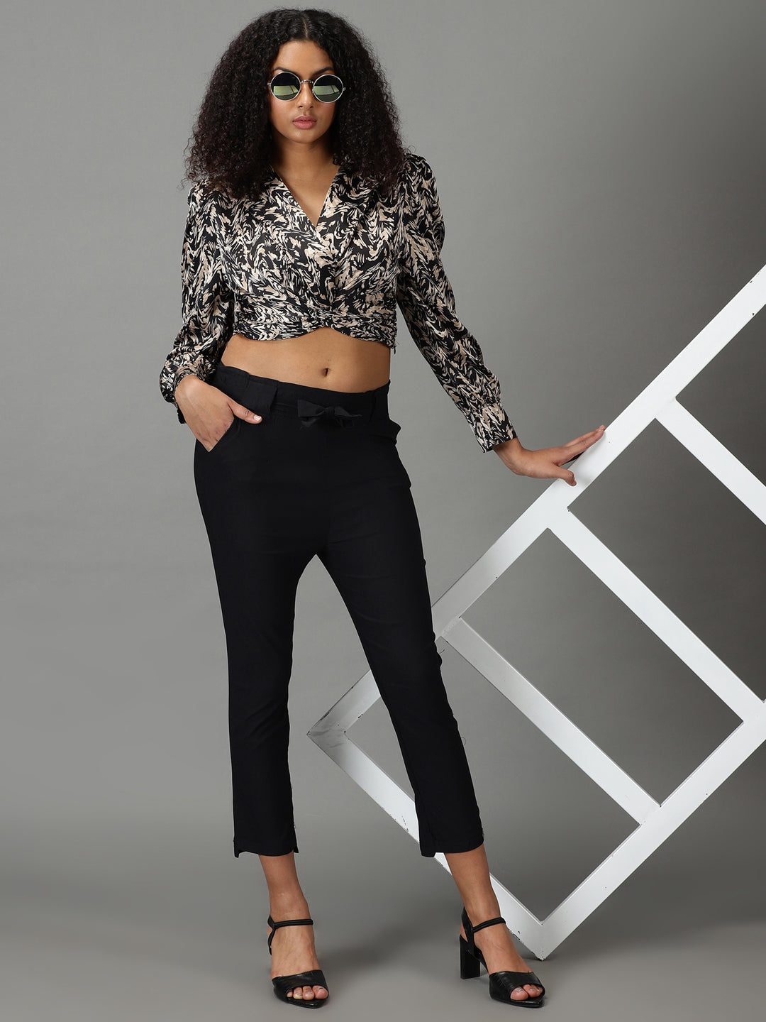 Women's Black Relaxed Slim Fit High-Rise Three-Fourth Trouser