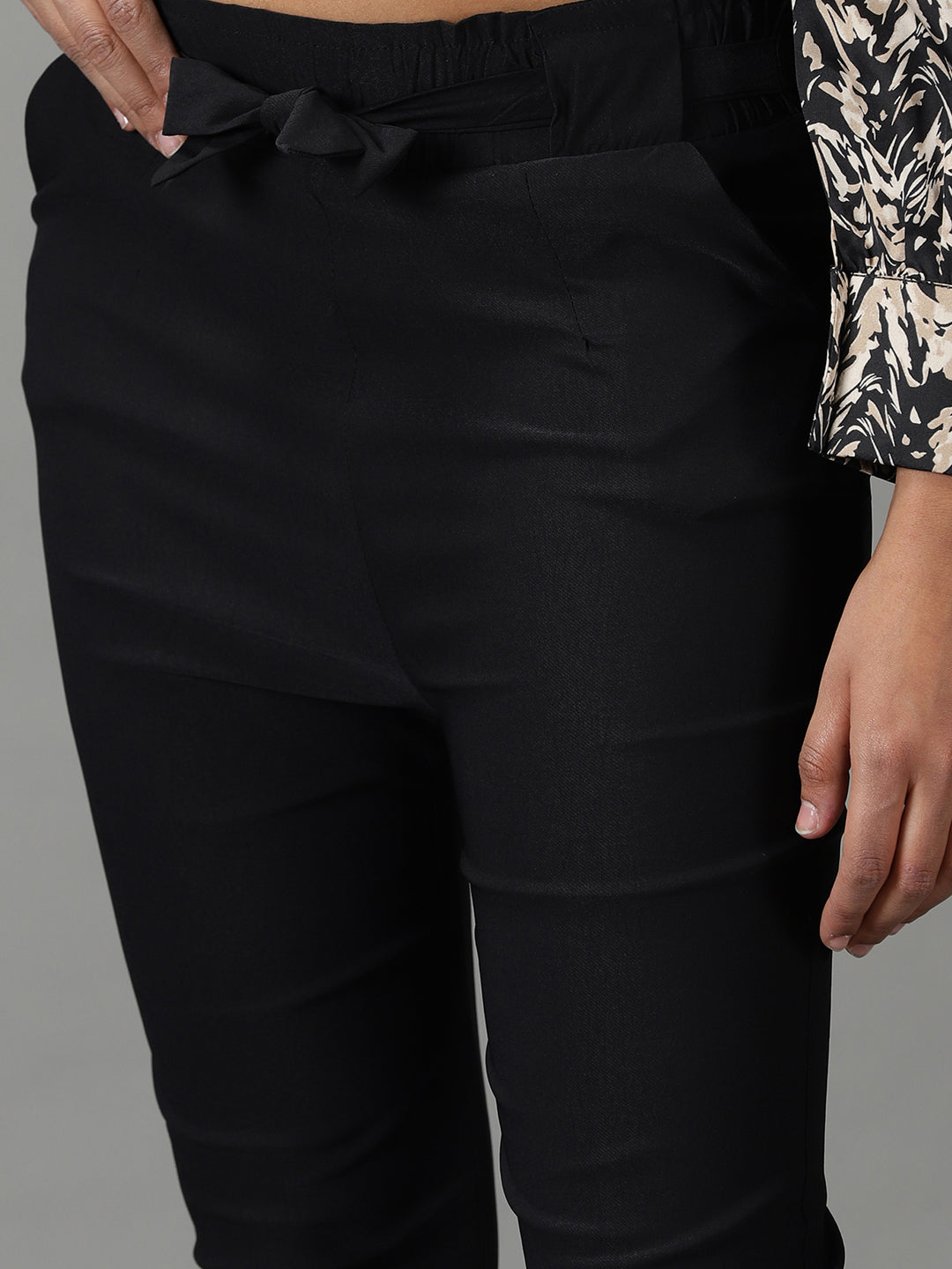 Women's Black Relaxed Slim Fit High-Rise Three-Fourth Trouser