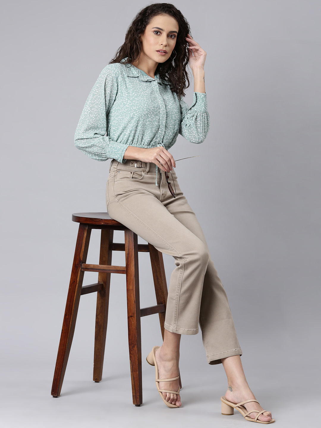 Women's Sea Green Abstract Printed Shirt Collar Crop Top