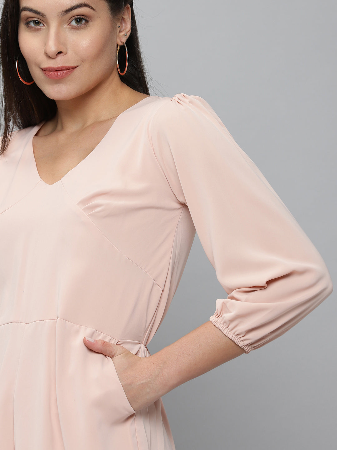 Women's Peach Solid V-Neck Three-Quarter Sleeves Jumpsuit