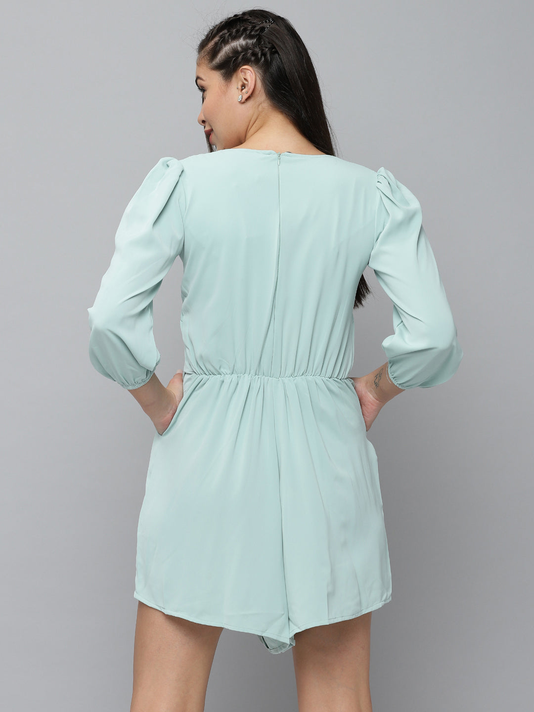 Women's Sea Green Solid V-Neck Three-Quarter Sleeves Jumpsuit