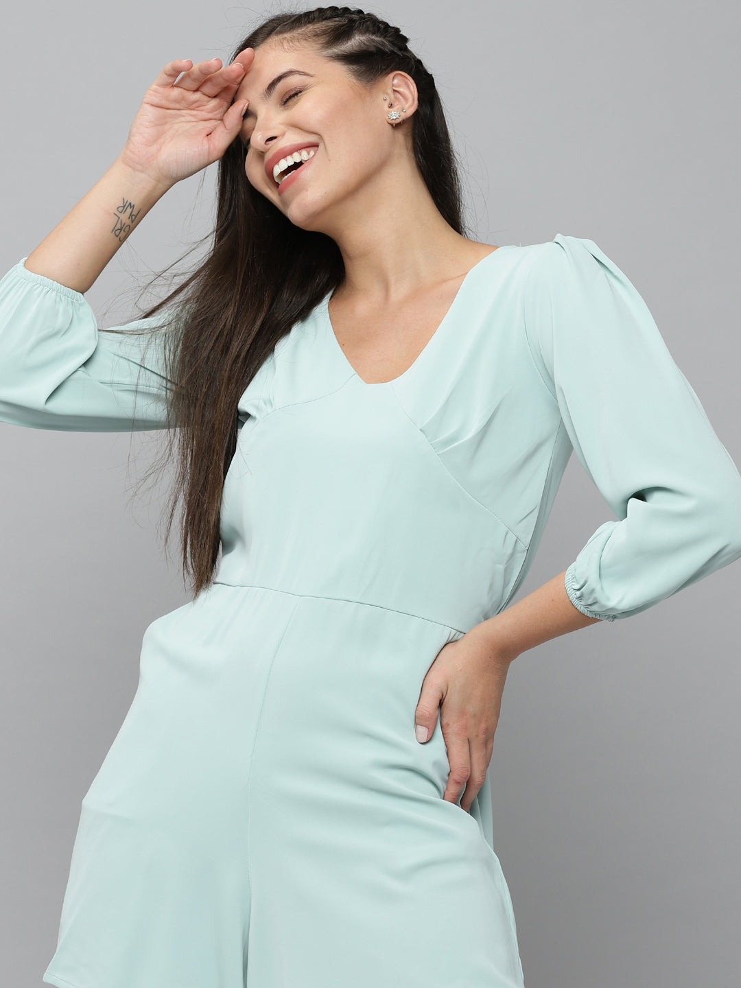 Women's Sea Green Solid V-Neck Three-Quarter Sleeves Jumpsuit