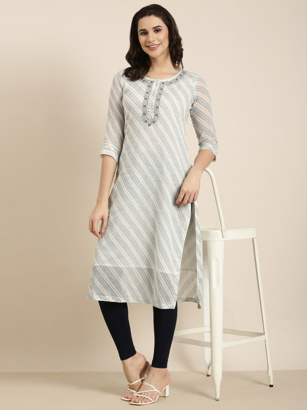 Women's Straight White Abstract Kurta