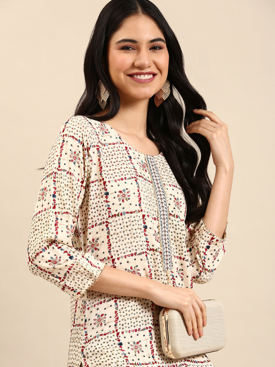 Women's Cream Printed Thread Work Kurta