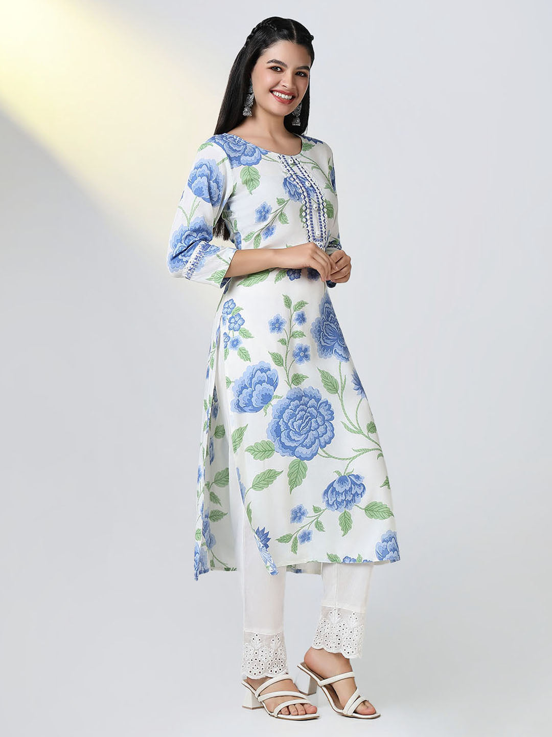 Women's Blue Floral Straight Kurta