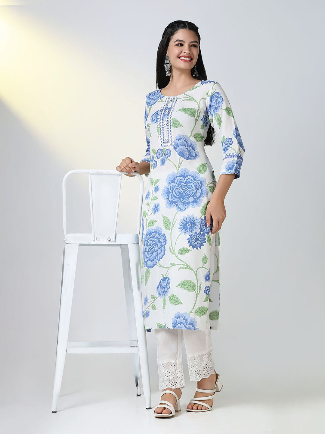 Women's Blue Floral Straight Kurta