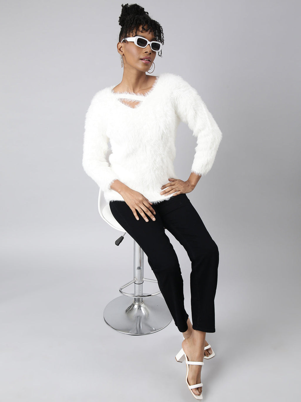 Women's White V-Neck Long Sleeves Blouson Regular Top