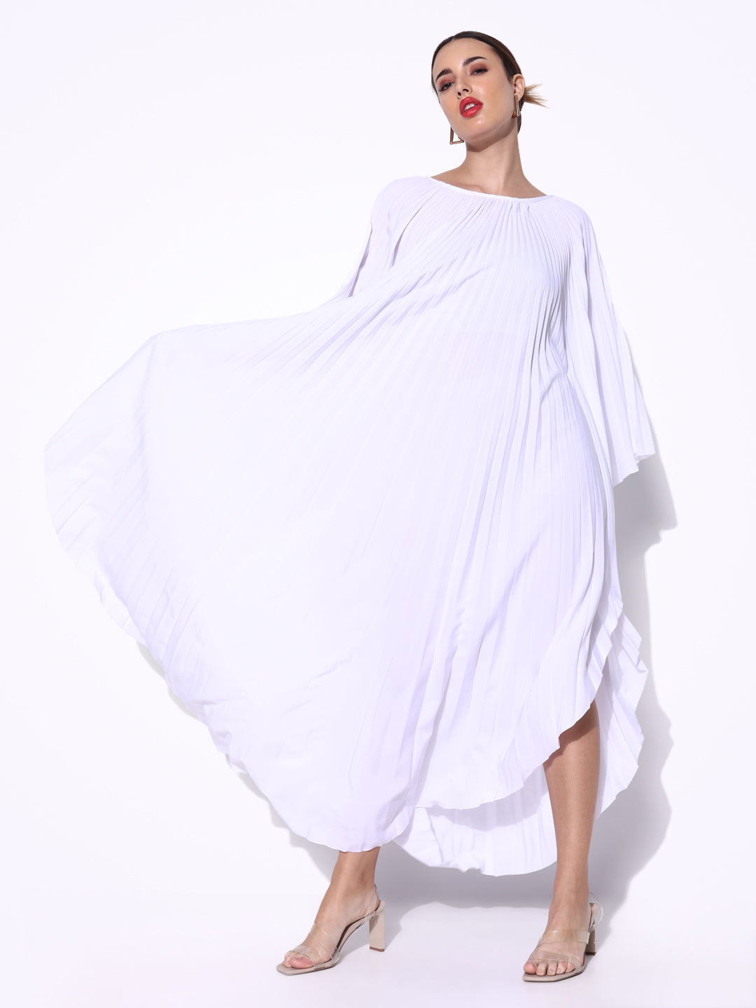 Women's Pleated White Butterfly Sleeves Kaftan Maxi Dress