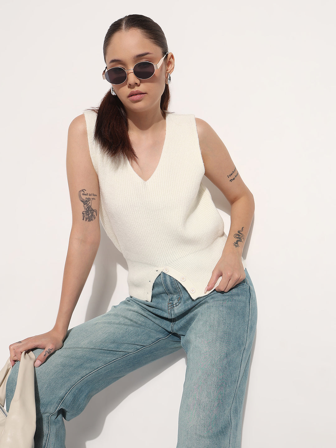 Women's Ribbed Off White V-Neck Sleeveless Knitted Vest Top