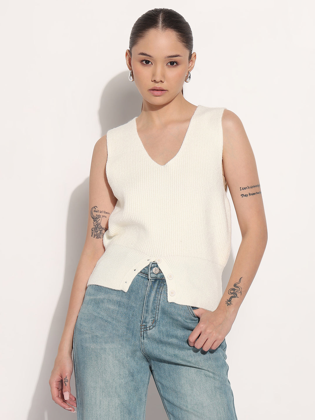 Women's Ribbed Off White V-Neck Sleeveless Knitted Vest Top