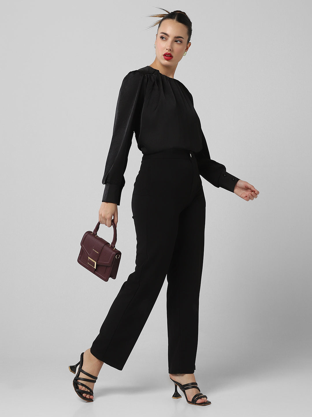Women's Black Round Neck Cuffed Sleeves Top